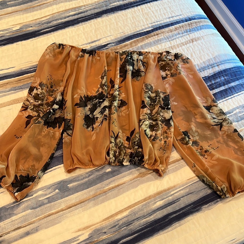 Windsor shear off the shoulder top